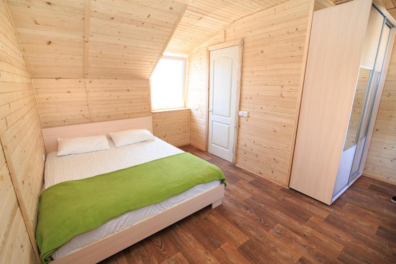 Aleksis Otel Zaliznyi Port Dış mekan fotoğraf